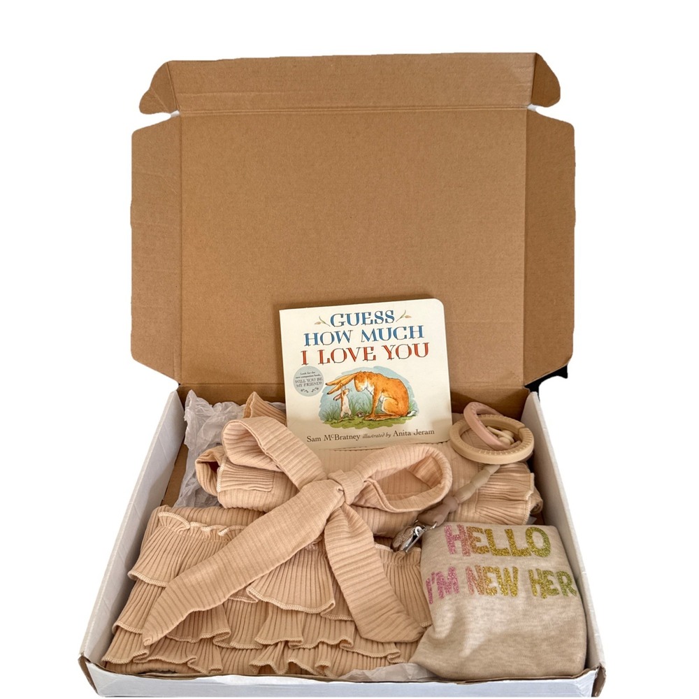 Newborn Beige Baby Girl Gift Box 3-6M Outfit Book Pacifier Clip Shower Gift Box
